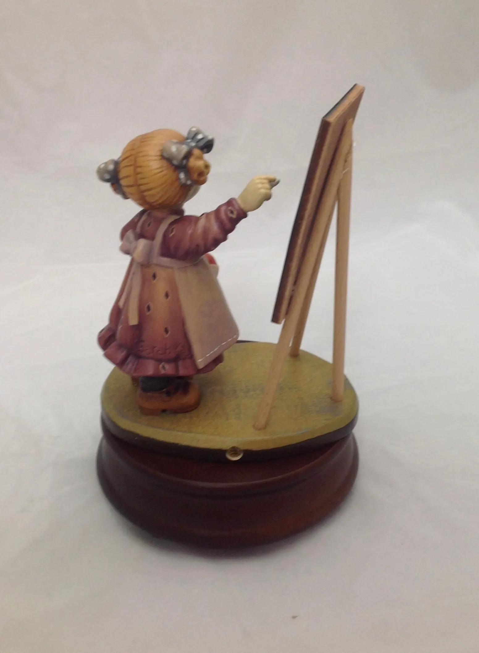 #321 Figurine\Sarah Kay