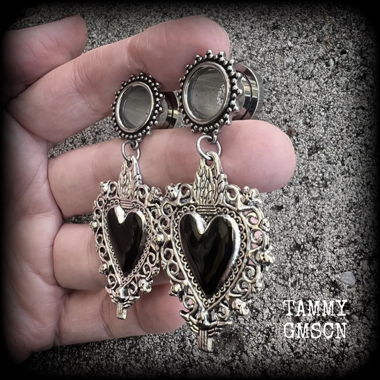 Sacred heart tunnel earrings-Black heart tunnel ear gauges