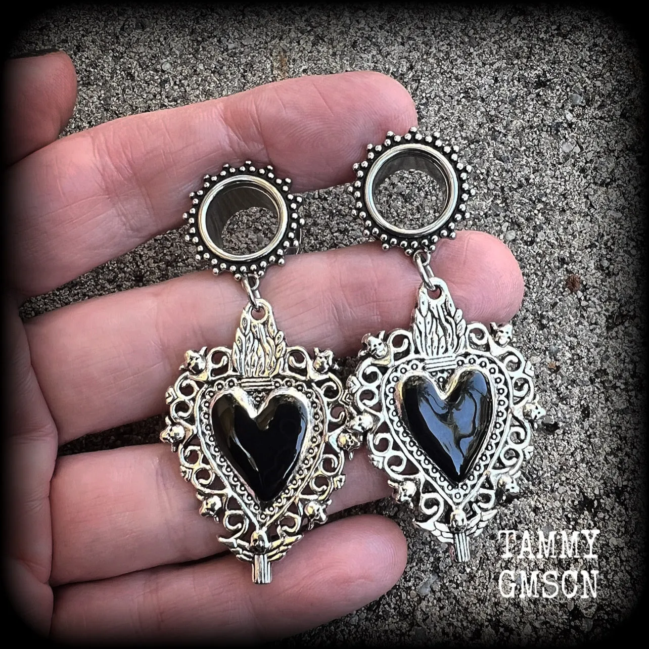 Sacred heart tunnel earrings-Black heart tunnel ear gauges