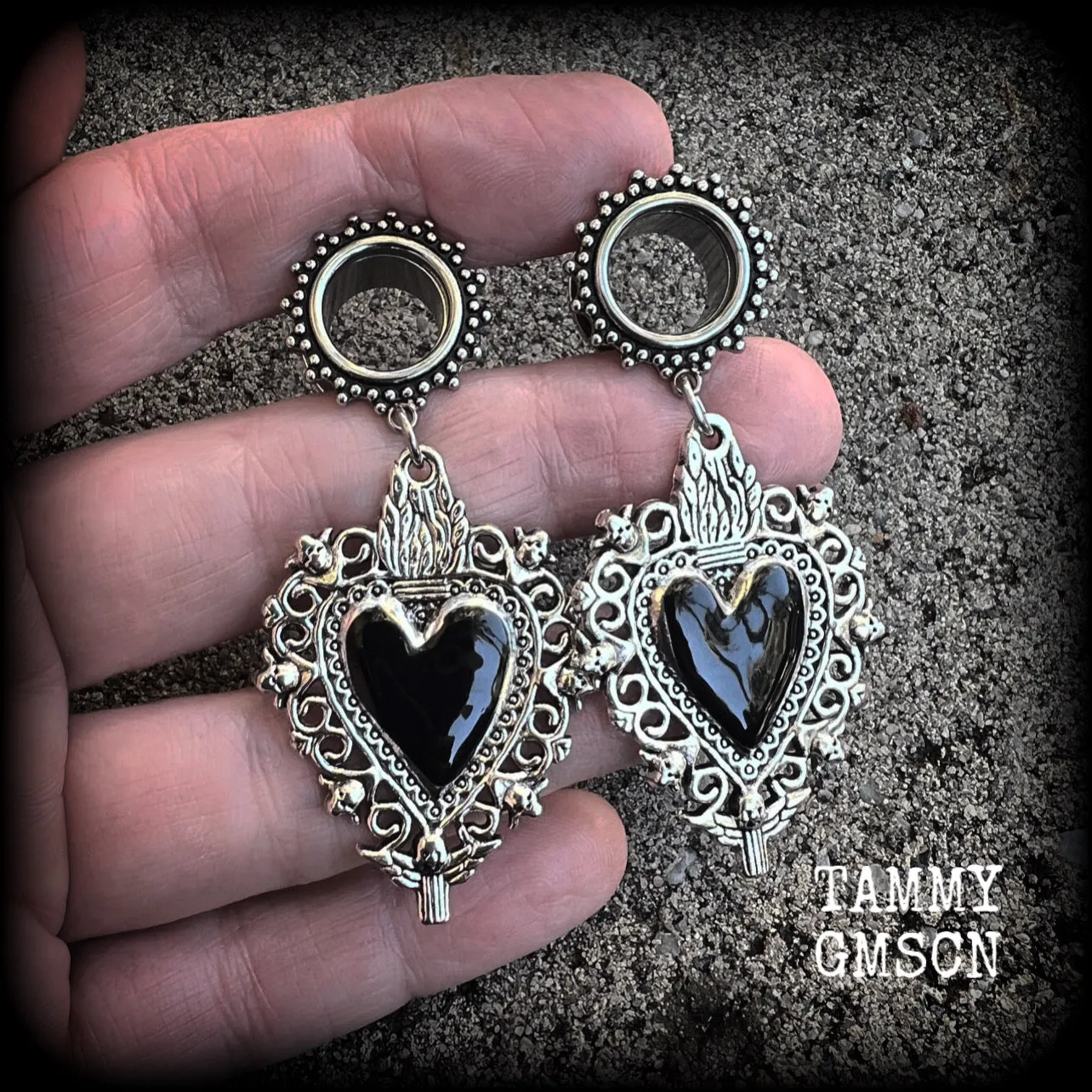 Sacred heart tunnel earrings-Black heart tunnel ear gauges
