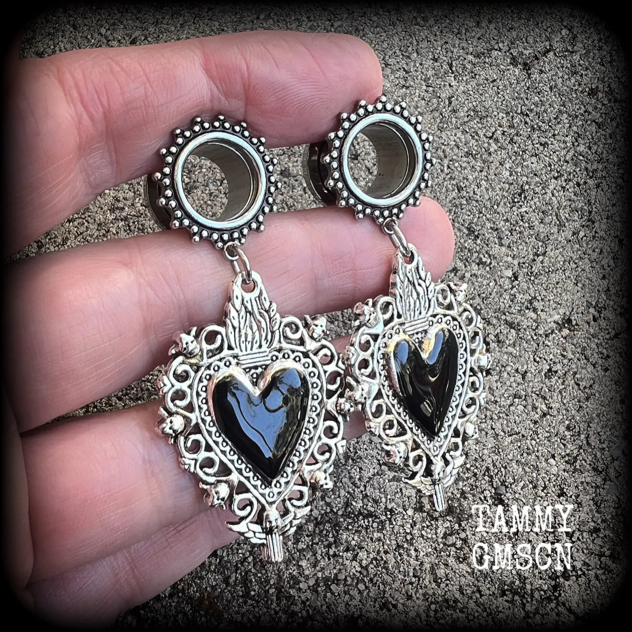 Sacred heart tunnel earrings-Black heart tunnel ear gauges