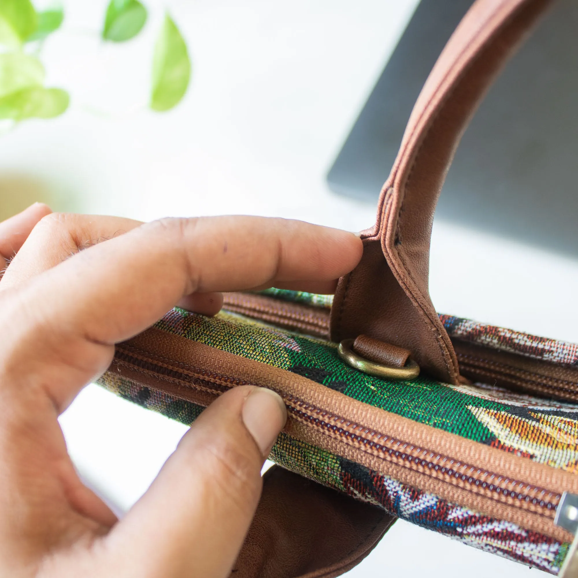 Theo Sleek Laptop Bag (Floret)