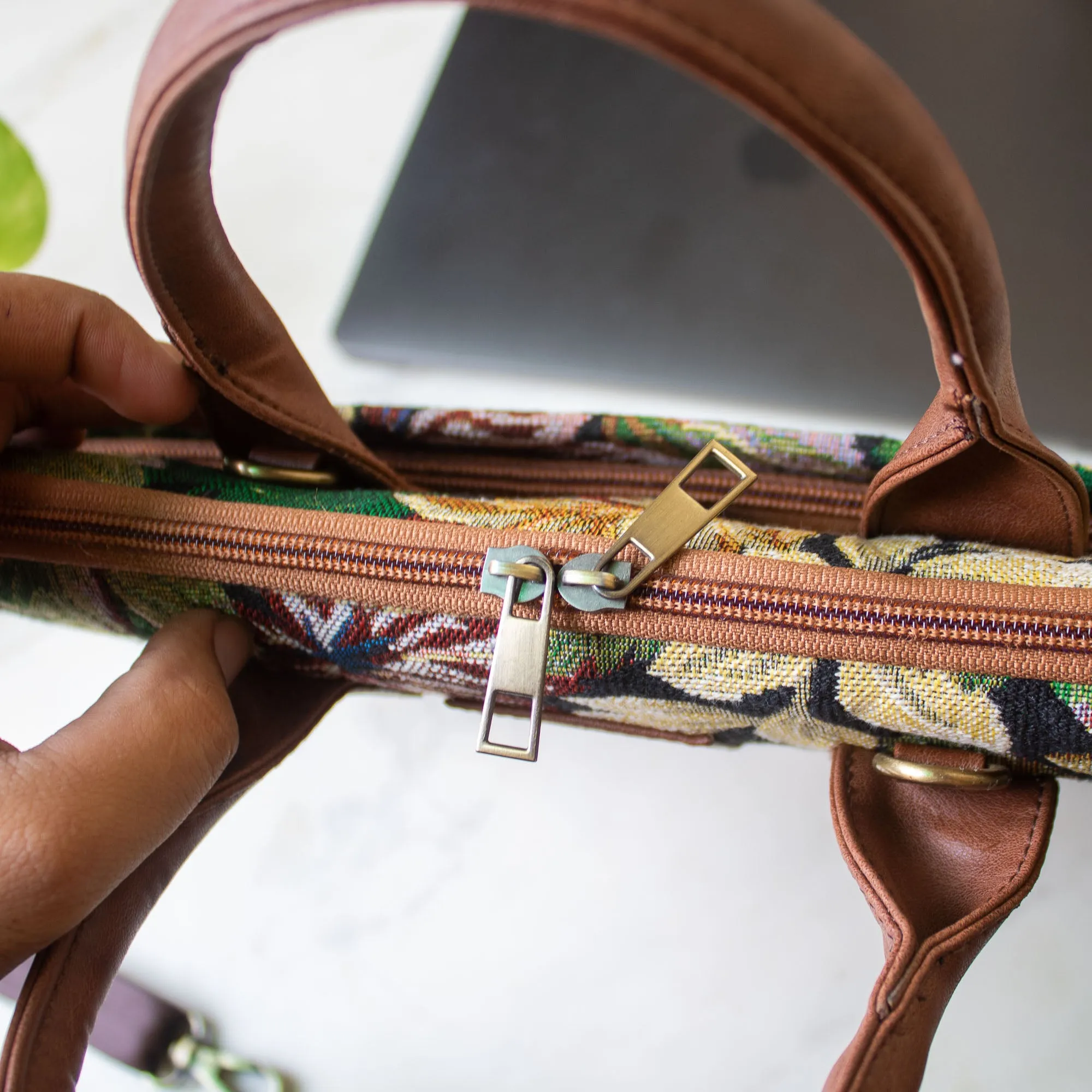 Theo Sleek Laptop Bag (Floret)